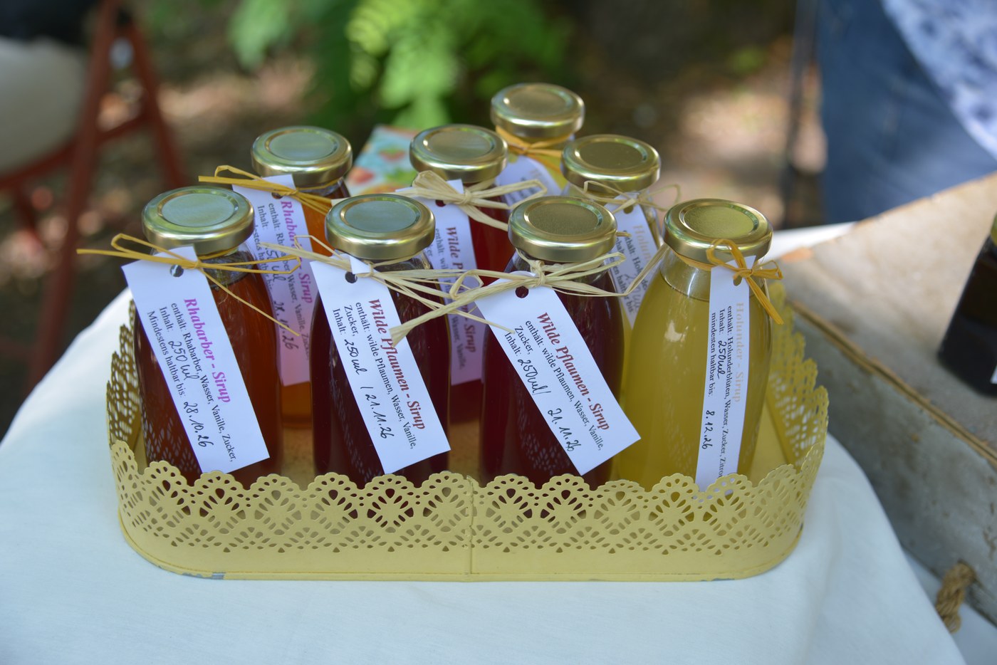 Fruchtsirup-Flaschen von Hexenstübchen
