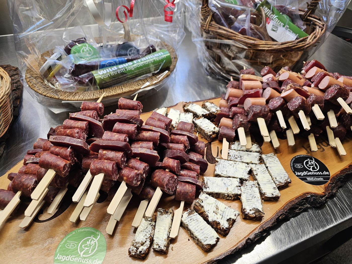 Salami- und Käsespieße von JagdGenuss